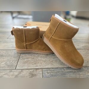 New Koolaburra By Ugg Brown Suede Mini Boots Sz 8